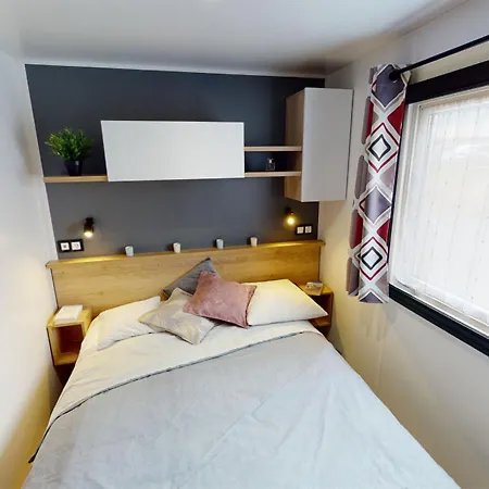 Campingplads Le Panorama, 3 Ch, 43m2, Climatise, Super Equipe, Draps, Linge De Maison Inclus, Terrasse Fermable De 18m2
