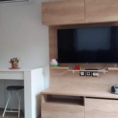 Le Panorama: Spacious Terrace With Amenities *