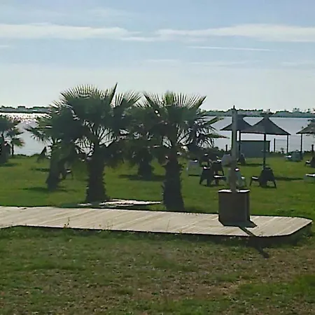 Campsite Le Panorama: Spacious Terrace With Amenities *