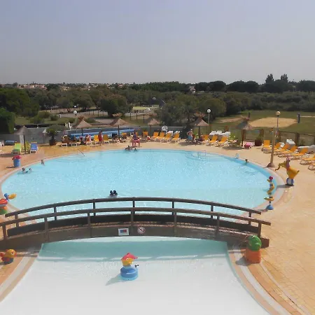 Le Panorama: Spacious Terrace With Amenities Campsite Lattes