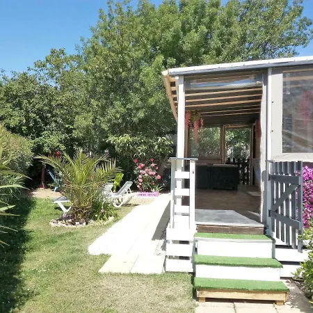 Le Panorama: Spacious Terrace With Amenities Campsite