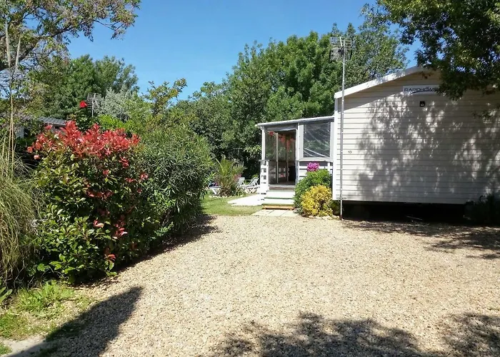 Le Panorama, 3 Ch, 43m2, Climatise, Super Equipe, Draps, Linge De Maison Inclus, Terrasse Fermable De 18m2 مكان تخييم